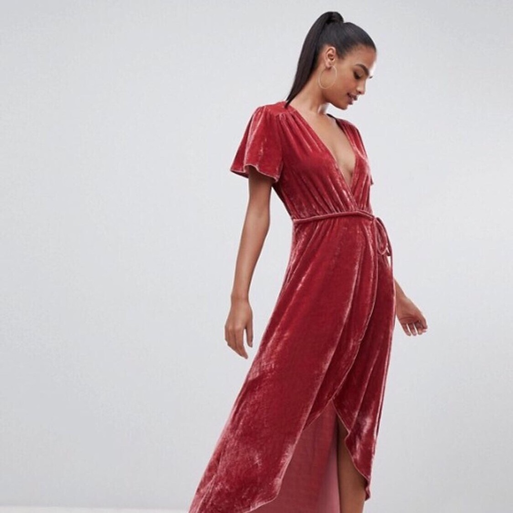 PrettyLittleThing Velvet Wrap Midi Dress in Rose